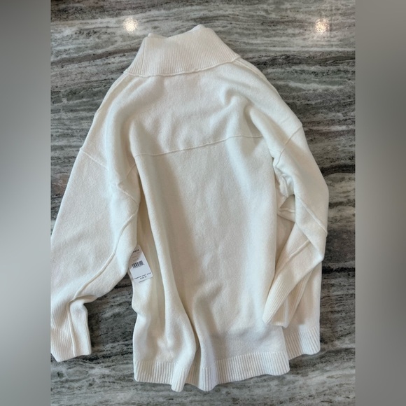 NWT Free People White Cowl Neck Oversized Sweater Women’s Size Medium - Picture 8 of 8